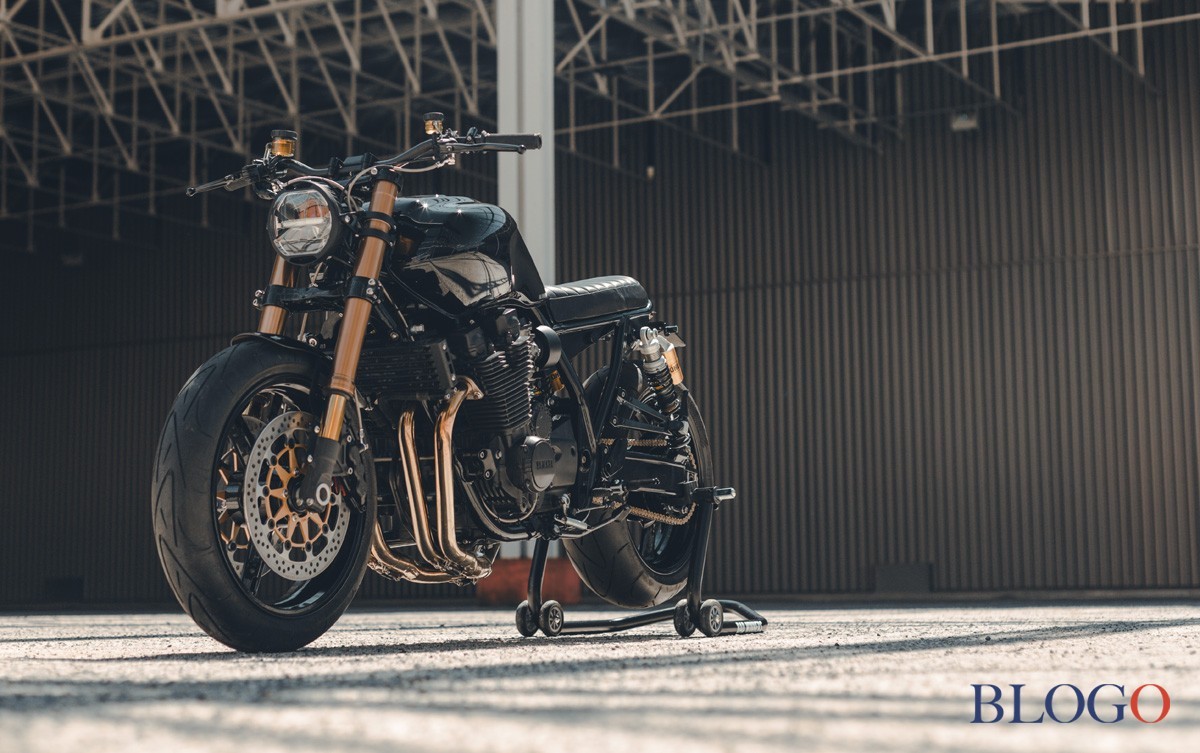 Yamaha XJR1300 