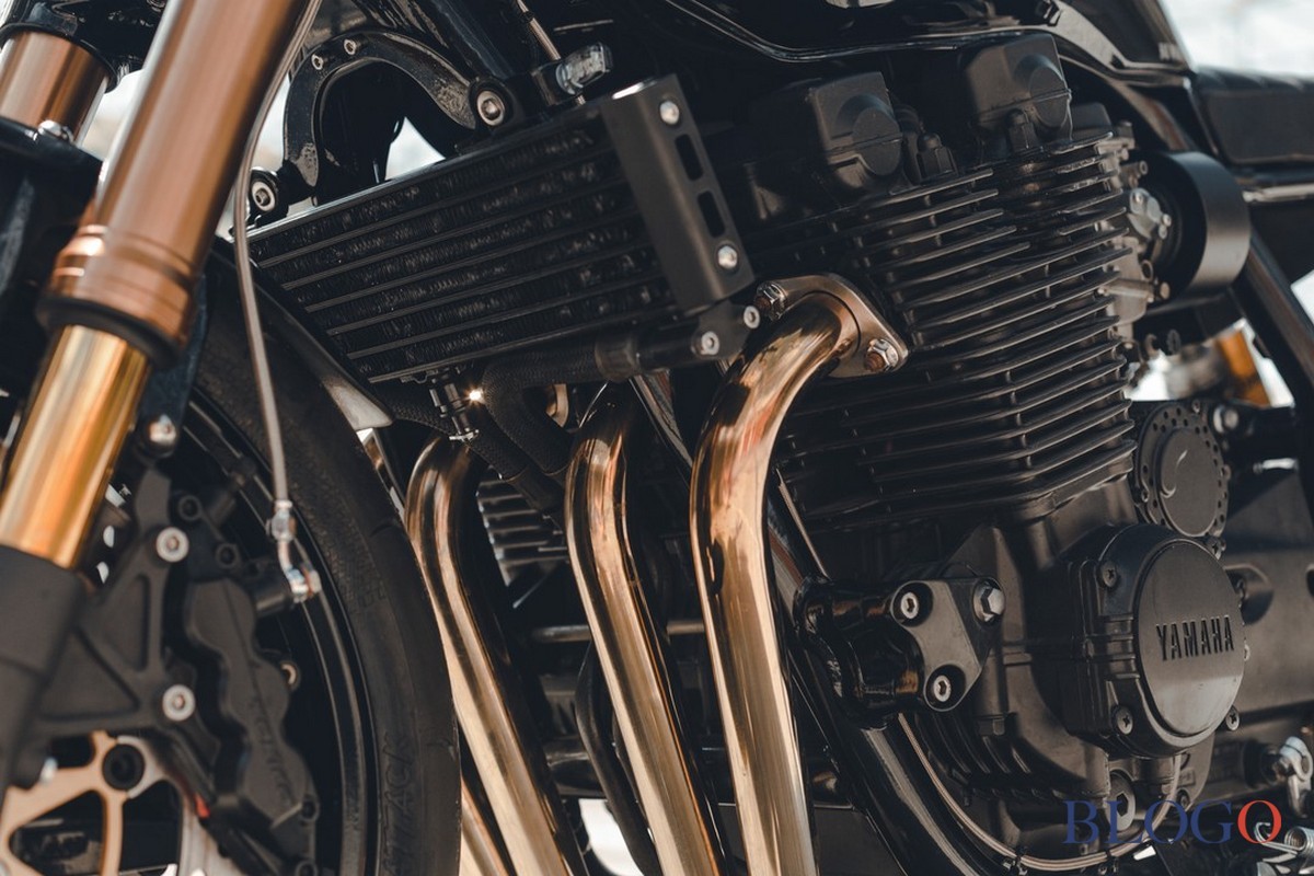 Yamaha XJR1300 
