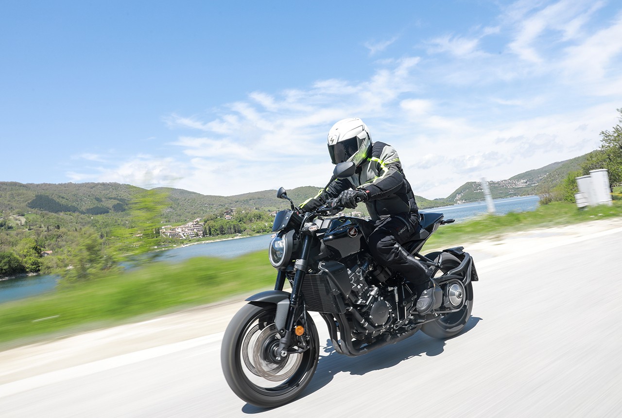 Honda CB1000R 2021 Black Edition, le foto della prova