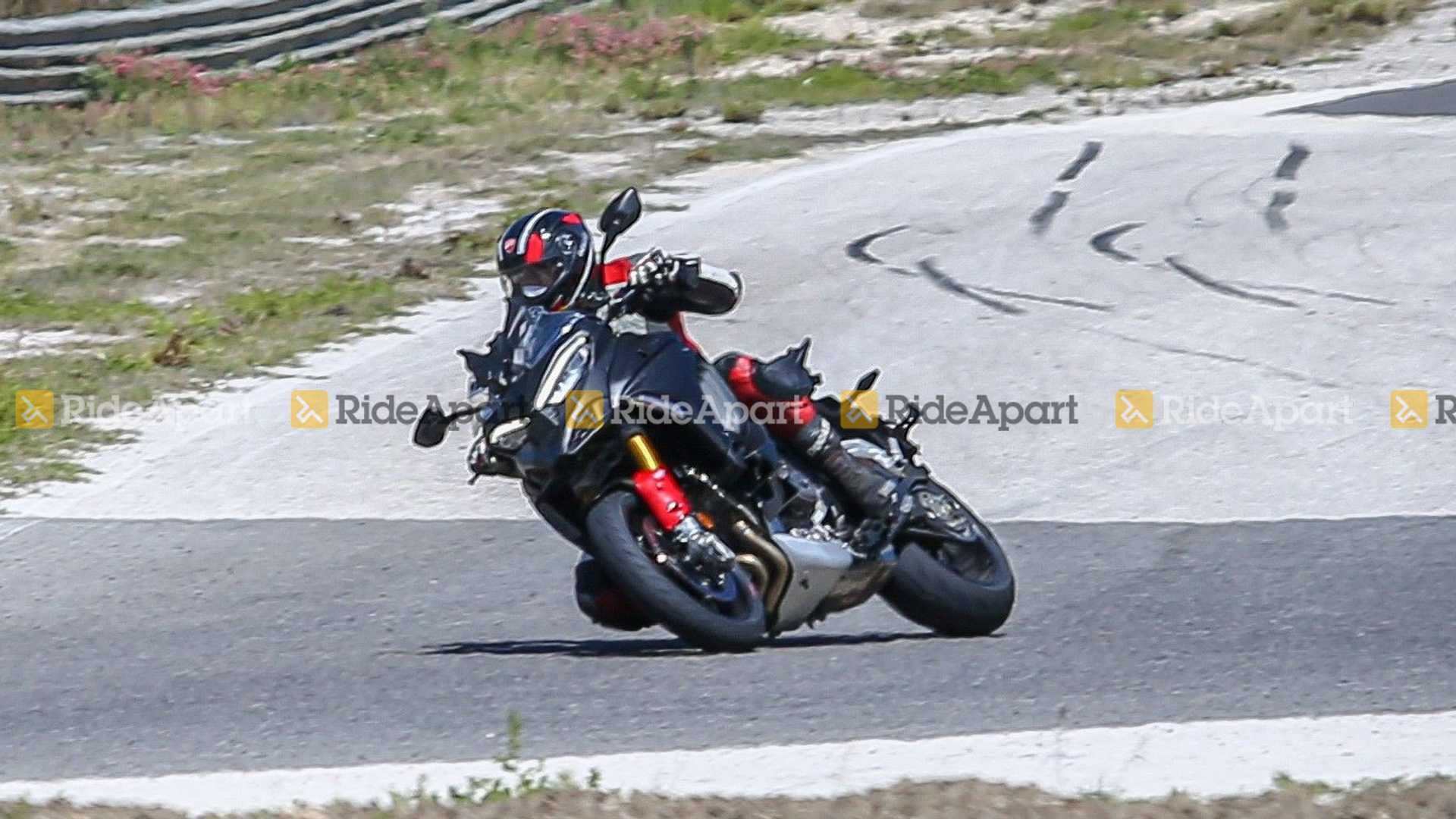 Ducati Multistrada V4: si rivede l'anteriore da 17 pollici (le foto spia)
