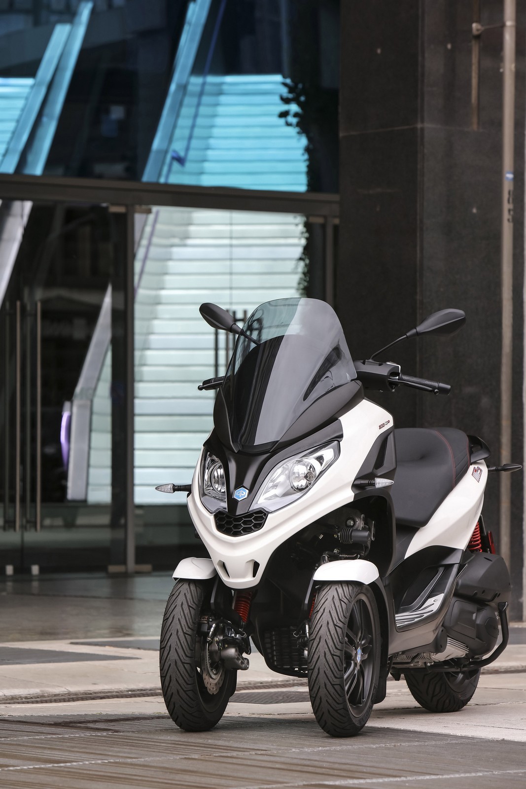 Piaggio MP3 300hpe 2021