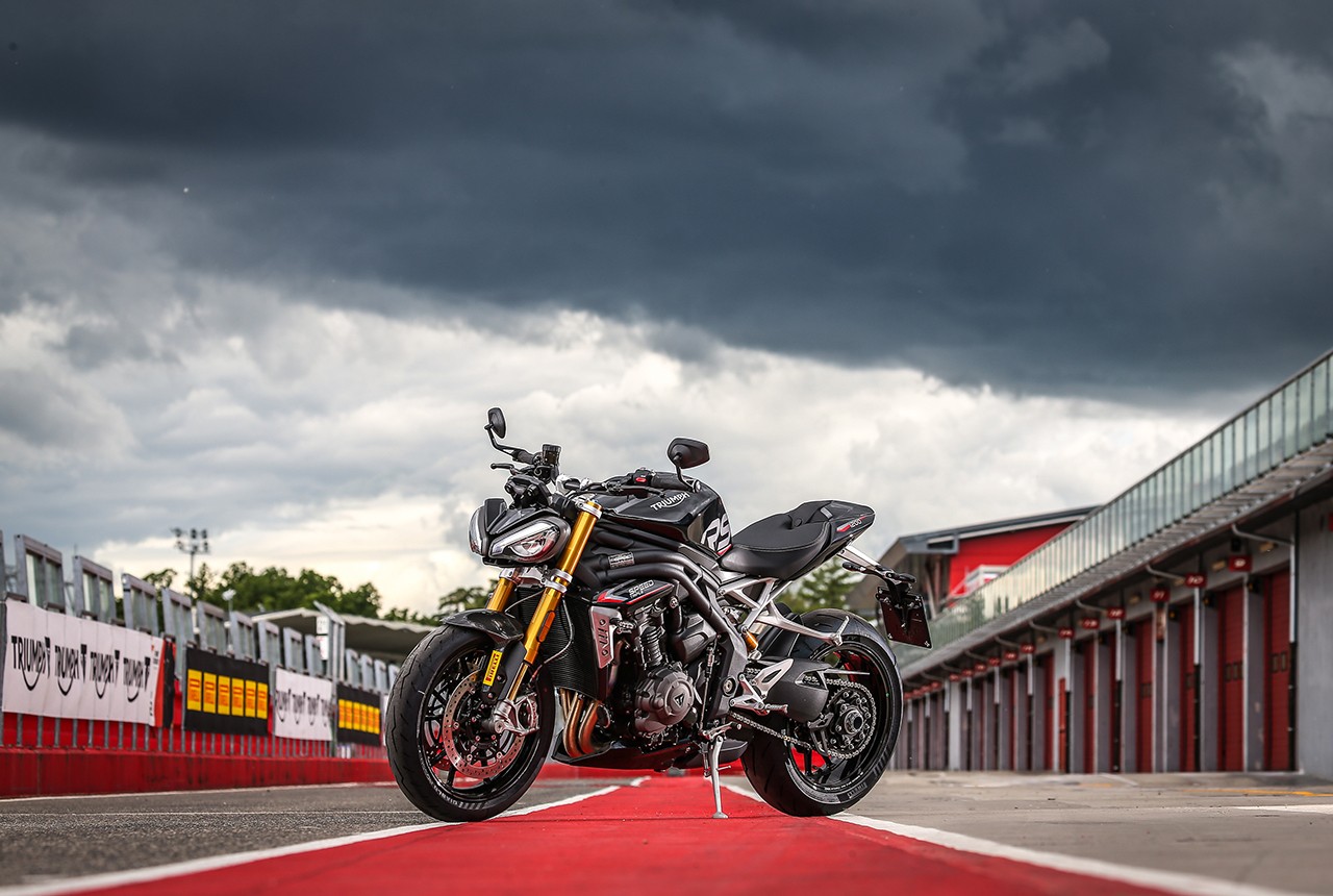Triumph Speed Triple 1200 RS: le foto statiche