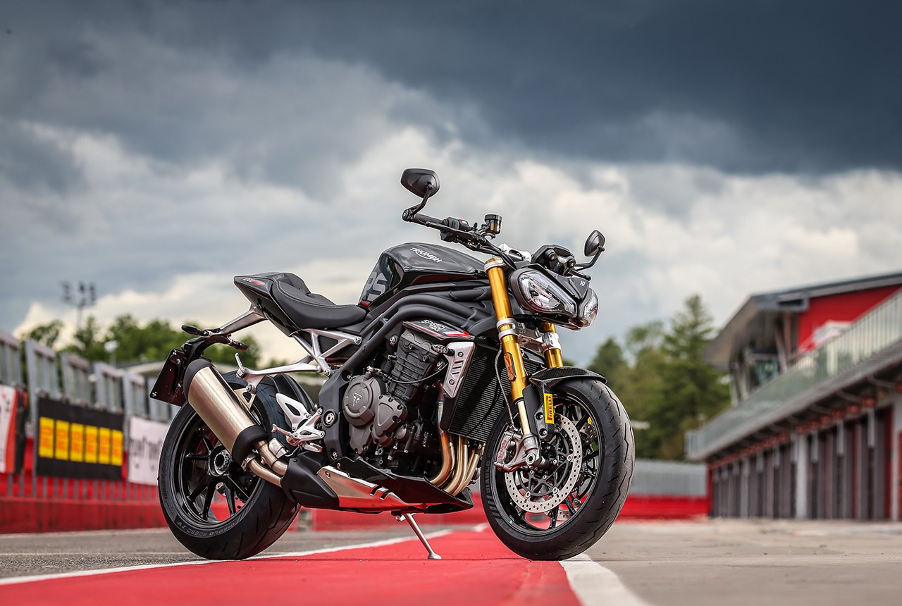 Triumph Speed Triple 1200 RS: le foto statiche