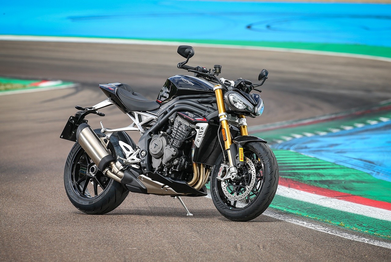 Triumph Speed Triple 1200 RS: le foto statiche