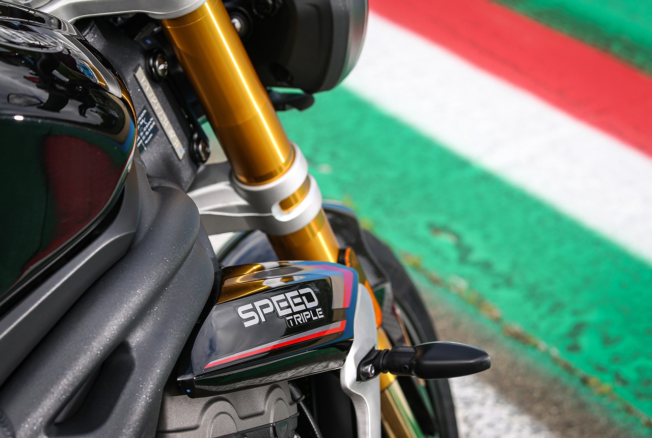Triumph Speed Triple 1200 RS: le foto statiche