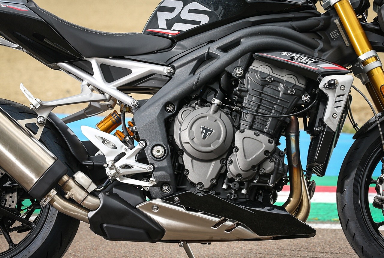 Triumph Speed Triple 1200 RS: le foto statiche