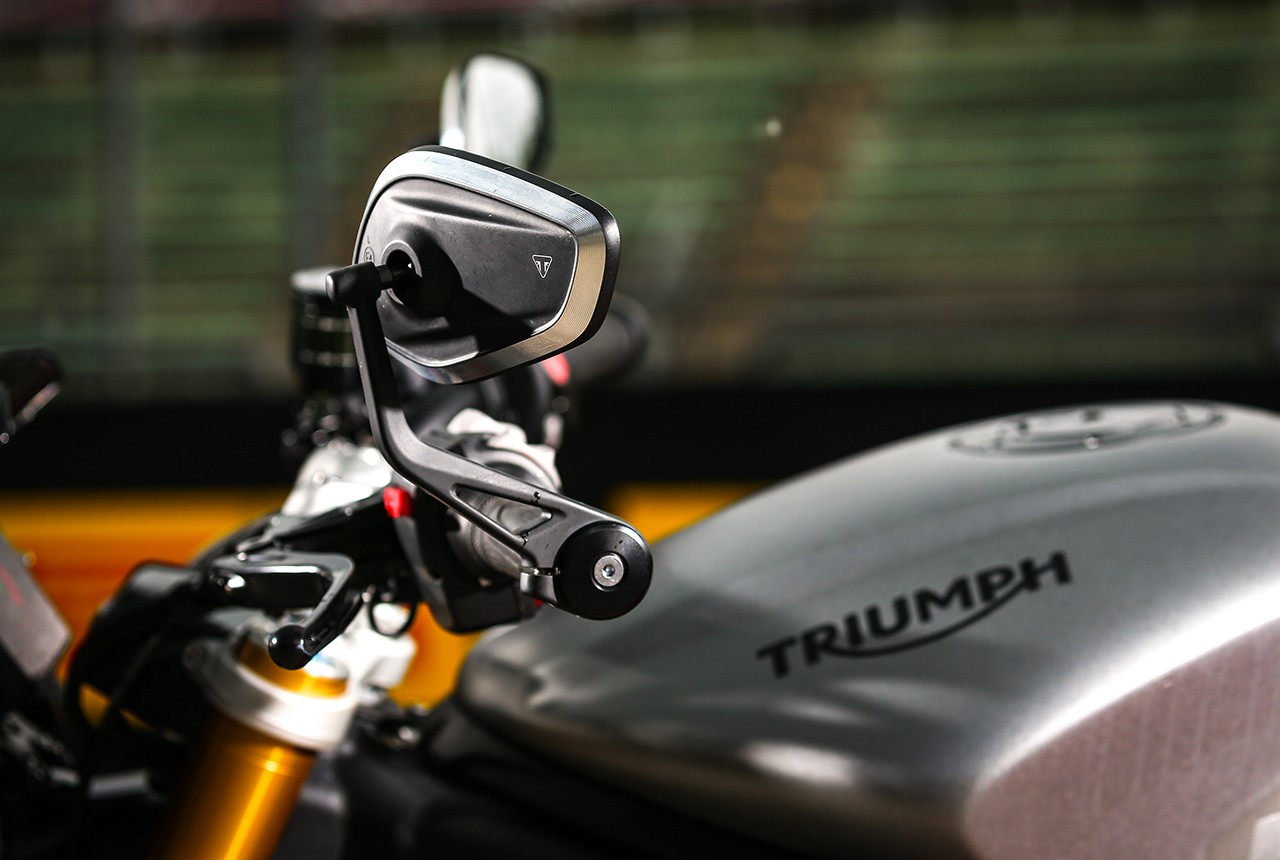 Triumph Speed Triple 1200 RS: le foto statiche