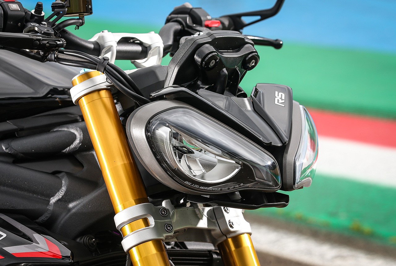 Triumph Speed Triple 1200 RS: le foto statiche