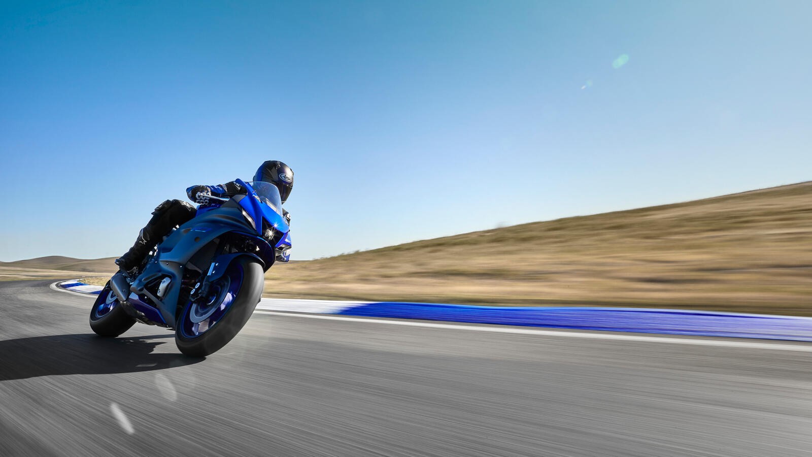 Yamaha R7: le foto ufficiali