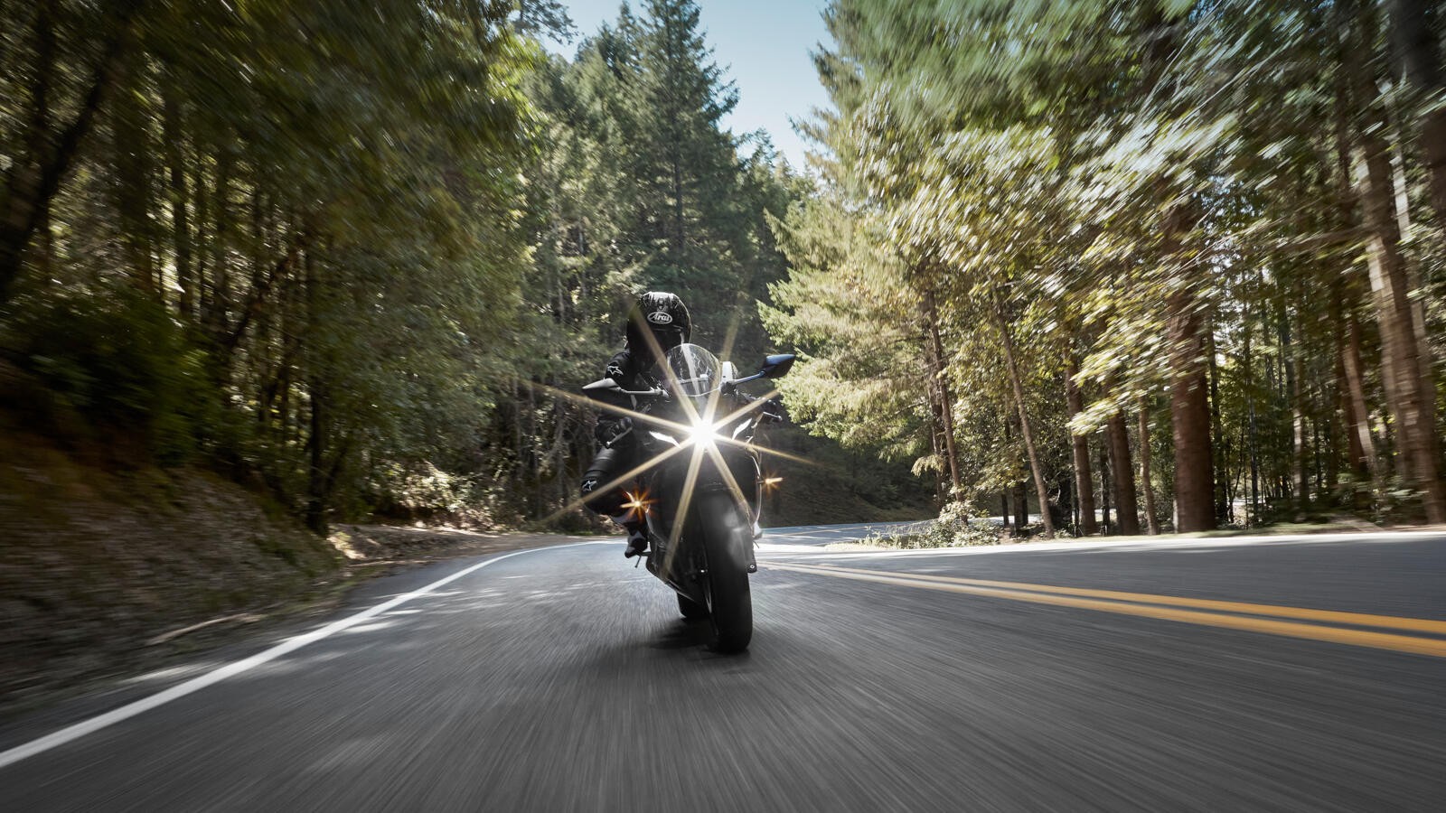 Yamaha R7: le foto ufficiali