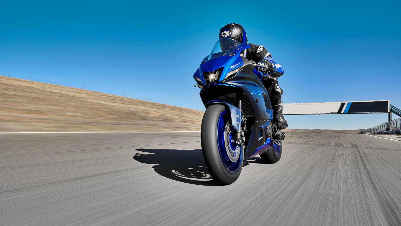 Yamaha R7: le foto ufficiali