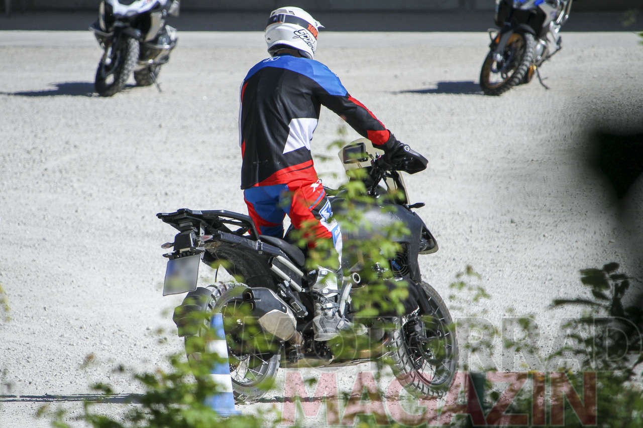 BMW R 1300 GS: le prime foto spia