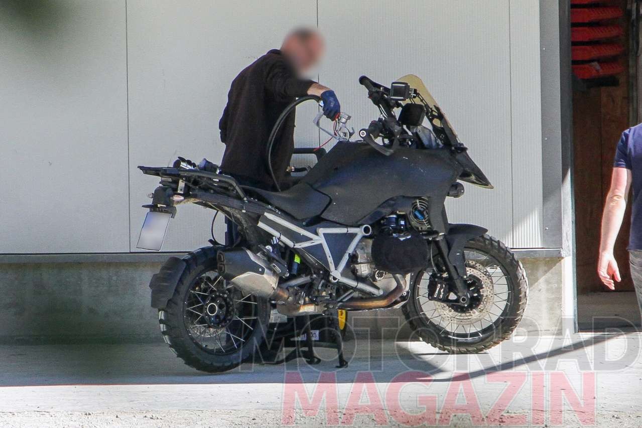 BMW R 1300 GS: le prime foto spia