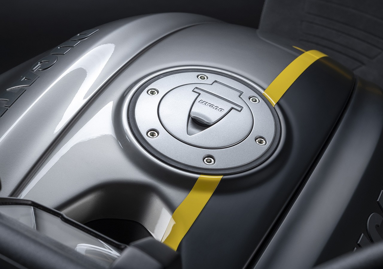 Ducati Diavel 1260 S "Black and Steel"