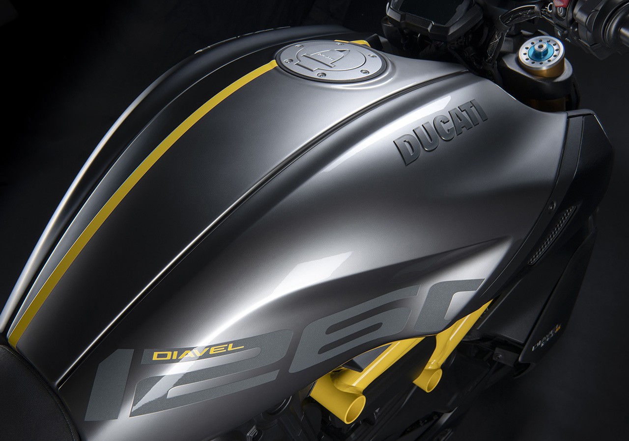 Ducati Diavel 1260 S "Black and Steel"