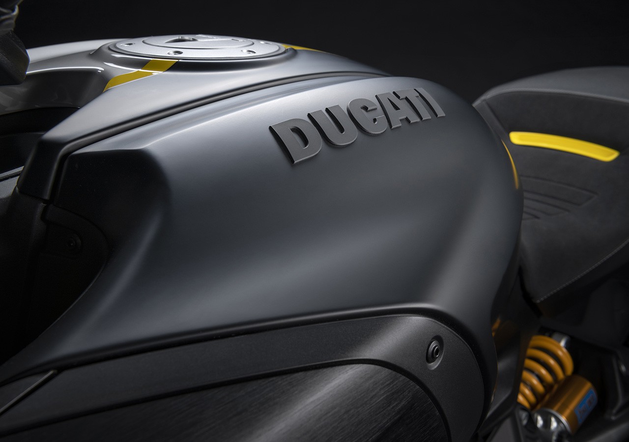 Ducati Diavel 1260 S "Black and Steel"
