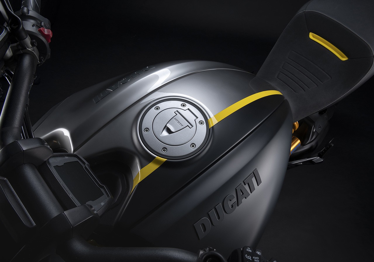 Ducati Diavel 1260 S "Black and Steel"