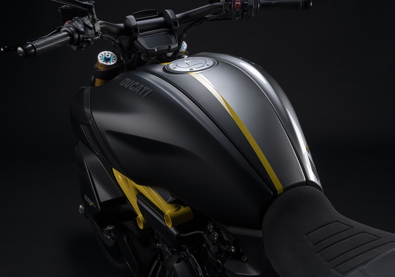 Ducati Diavel 1260 S "Black and Steel"