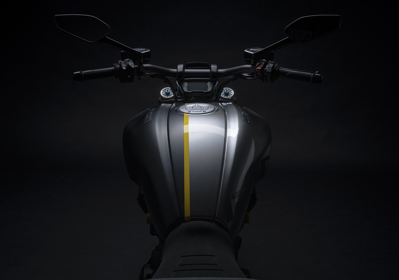 Ducati Diavel 1260 S "Black and Steel"