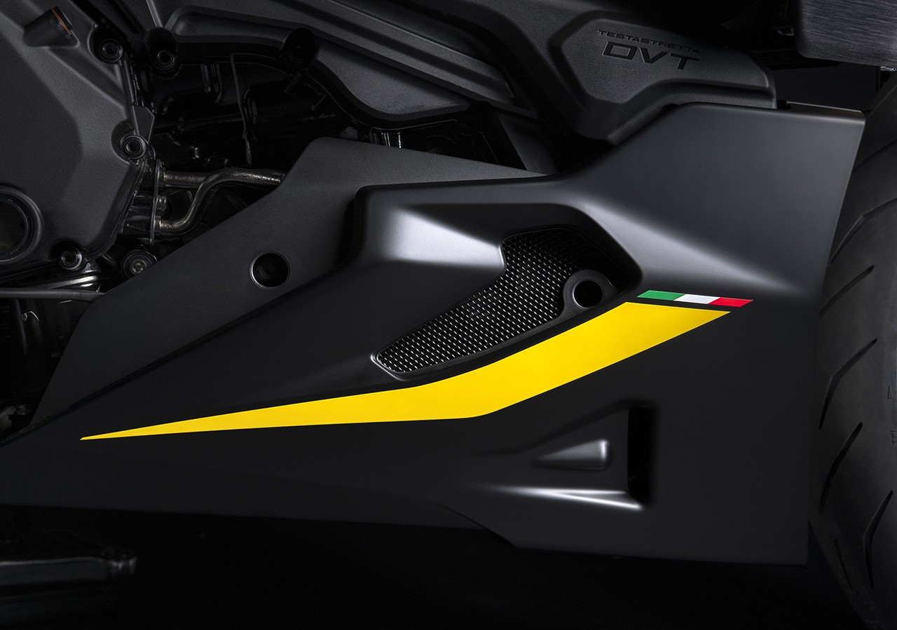 Ducati Diavel 1260 S "Black and Steel"