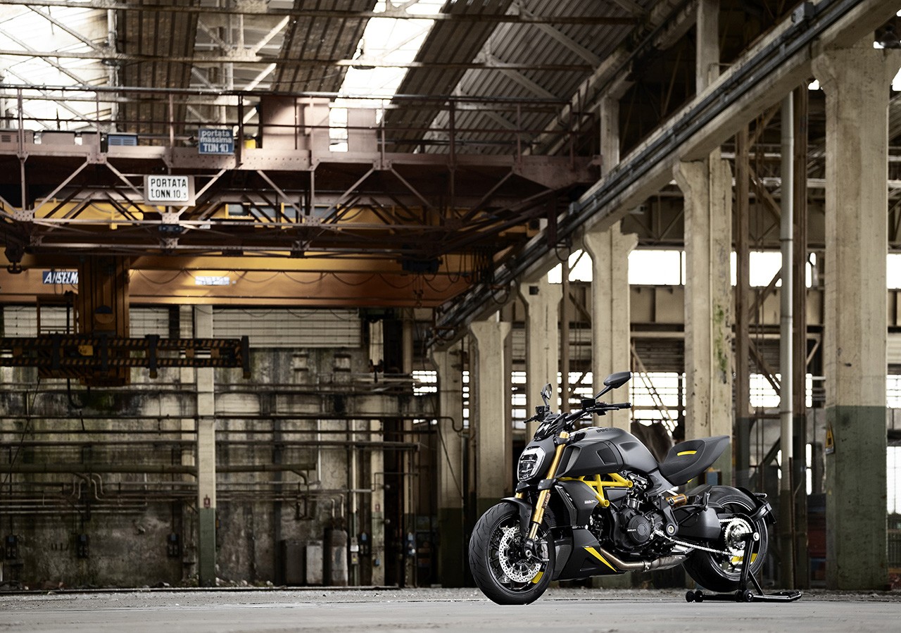 Ducati Diavel 1260 S "Black and Steel"