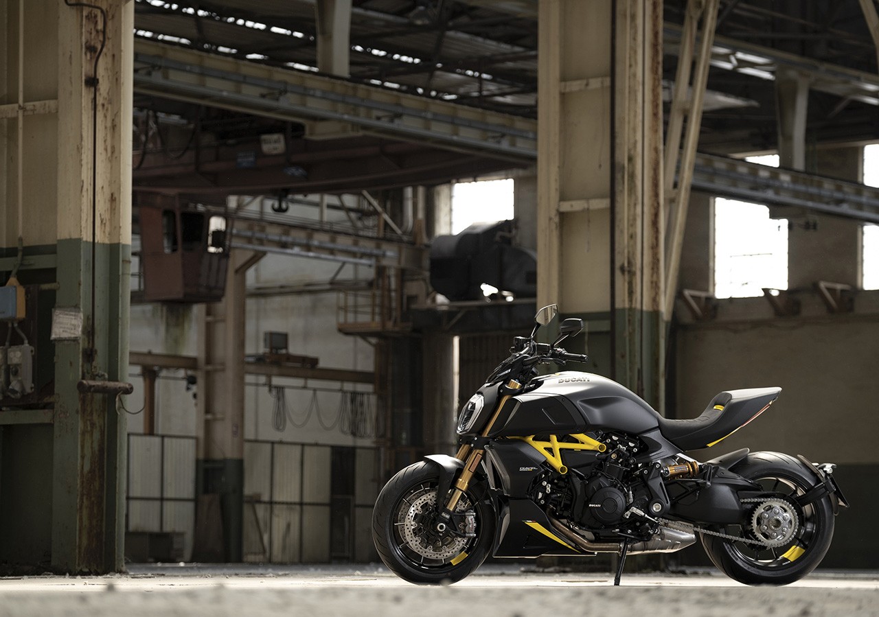 Ducati Diavel 1260 S "Black and Steel"