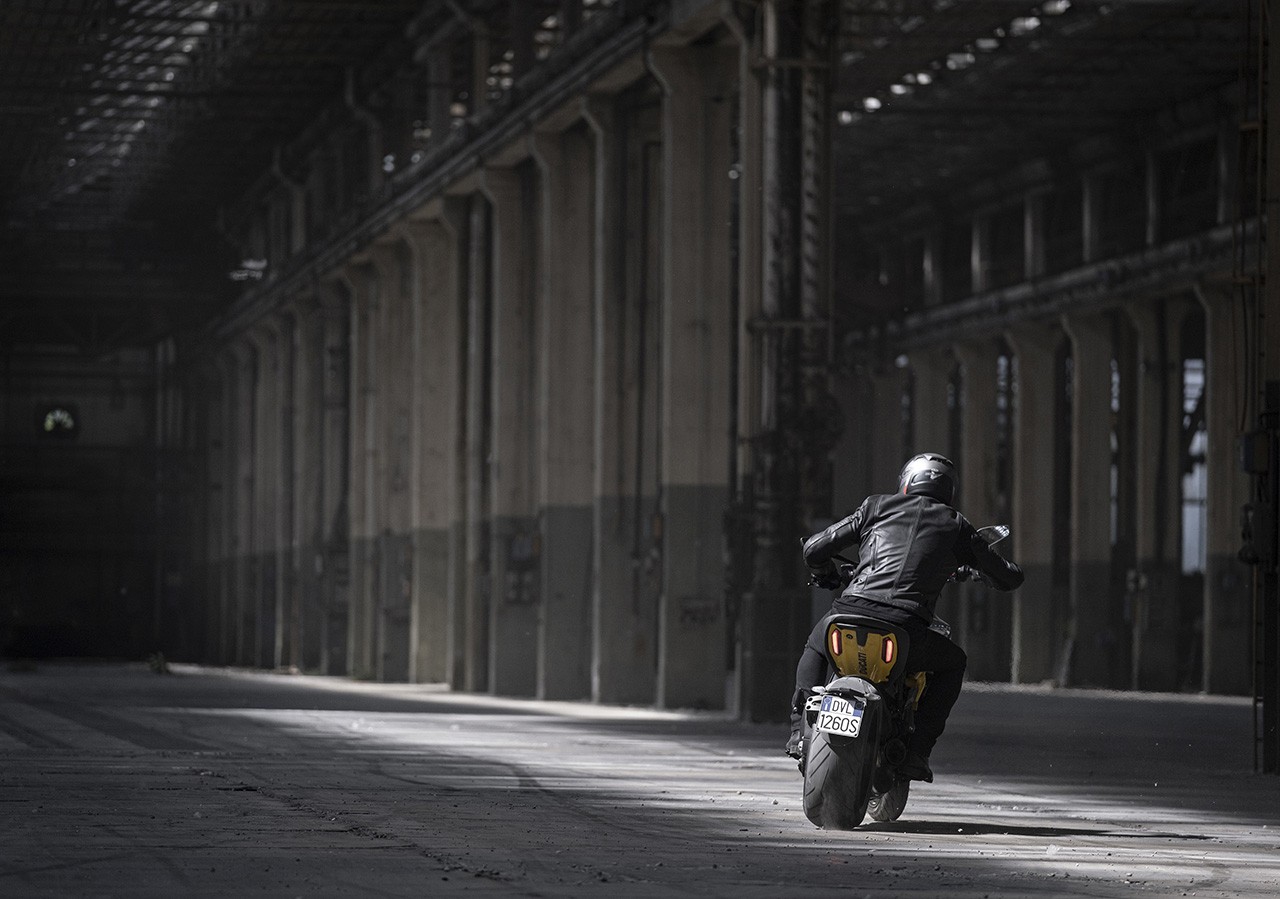 Ducati Diavel 1260 S "Black and Steel"