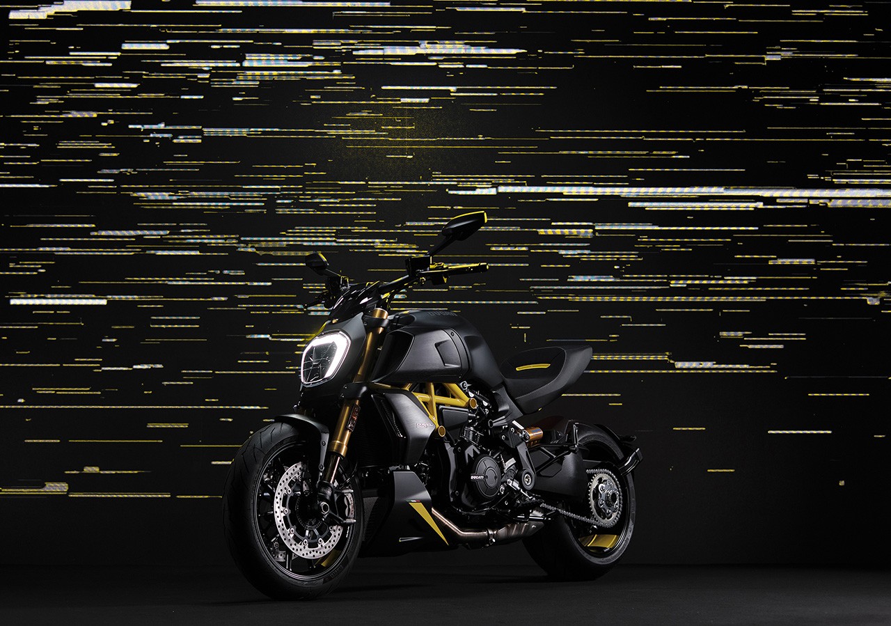 Ducati Diavel 1260 S "Black and Steel"