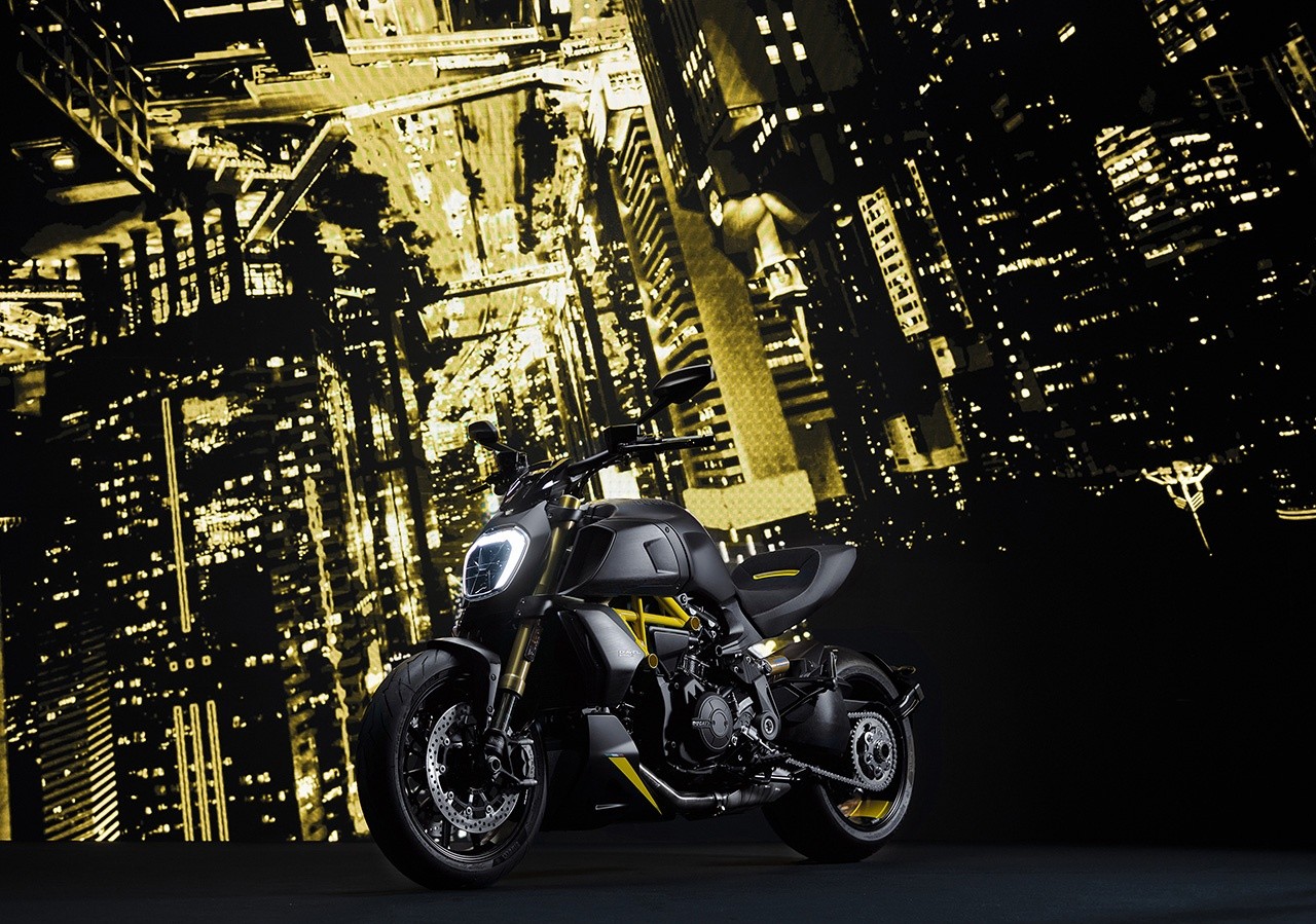 Ducati Diavel 1260 S "Black and Steel"