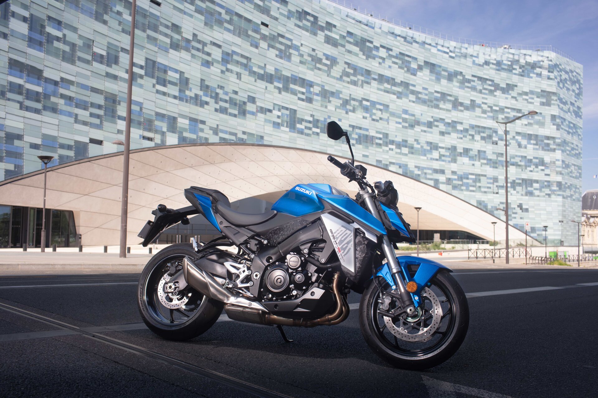 Suzuki svela la nuova GSX-S950, la streetfighter per i neopatentati