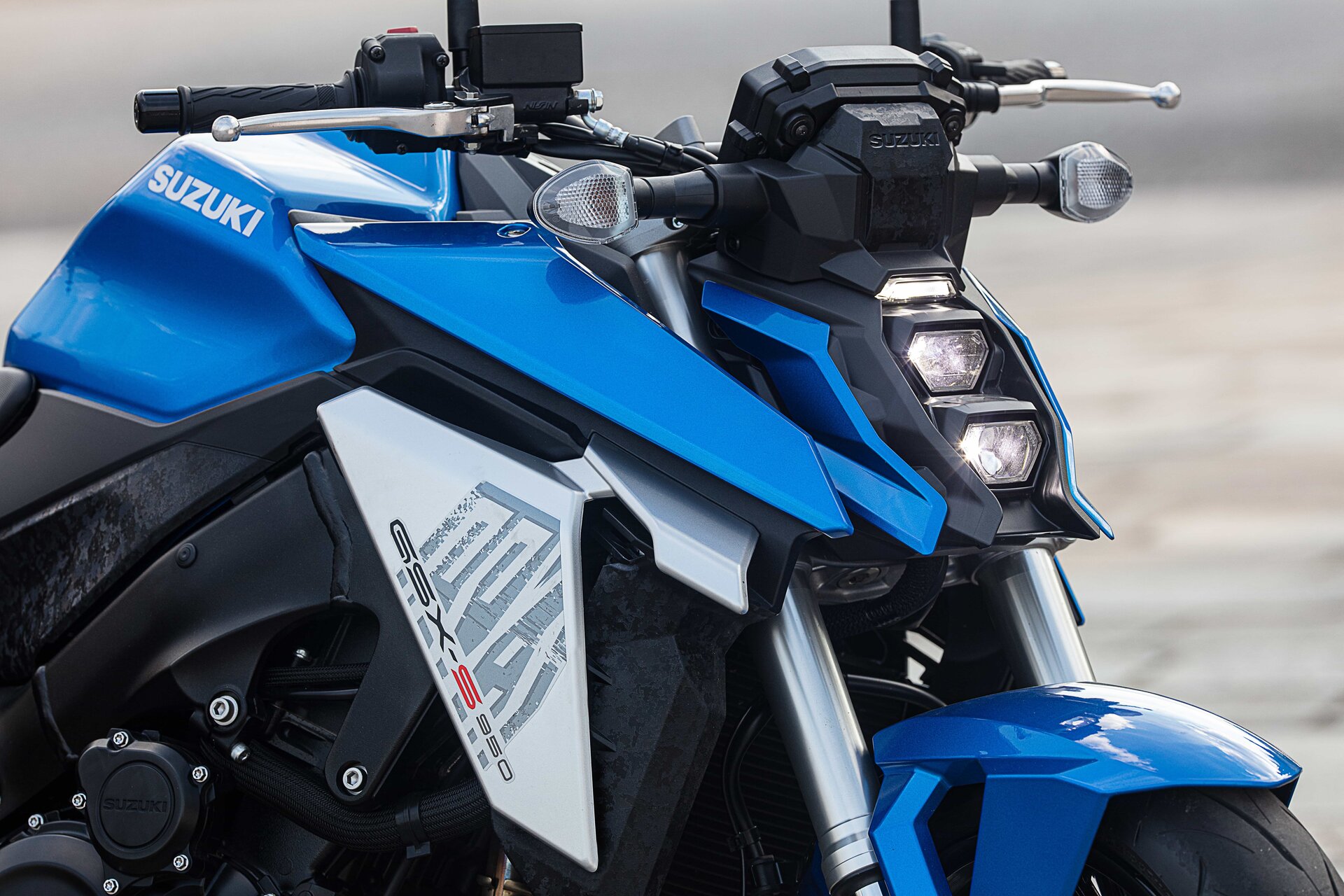 Suzuki svela la nuova GSX-S950, la streetfighter per i neopatentati