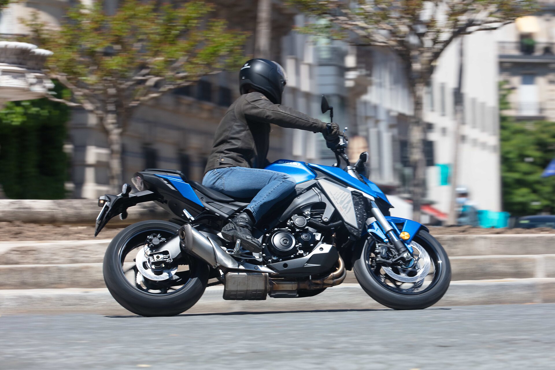Suzuki svela la nuova GSX-S950, la streetfighter per i neopatentati