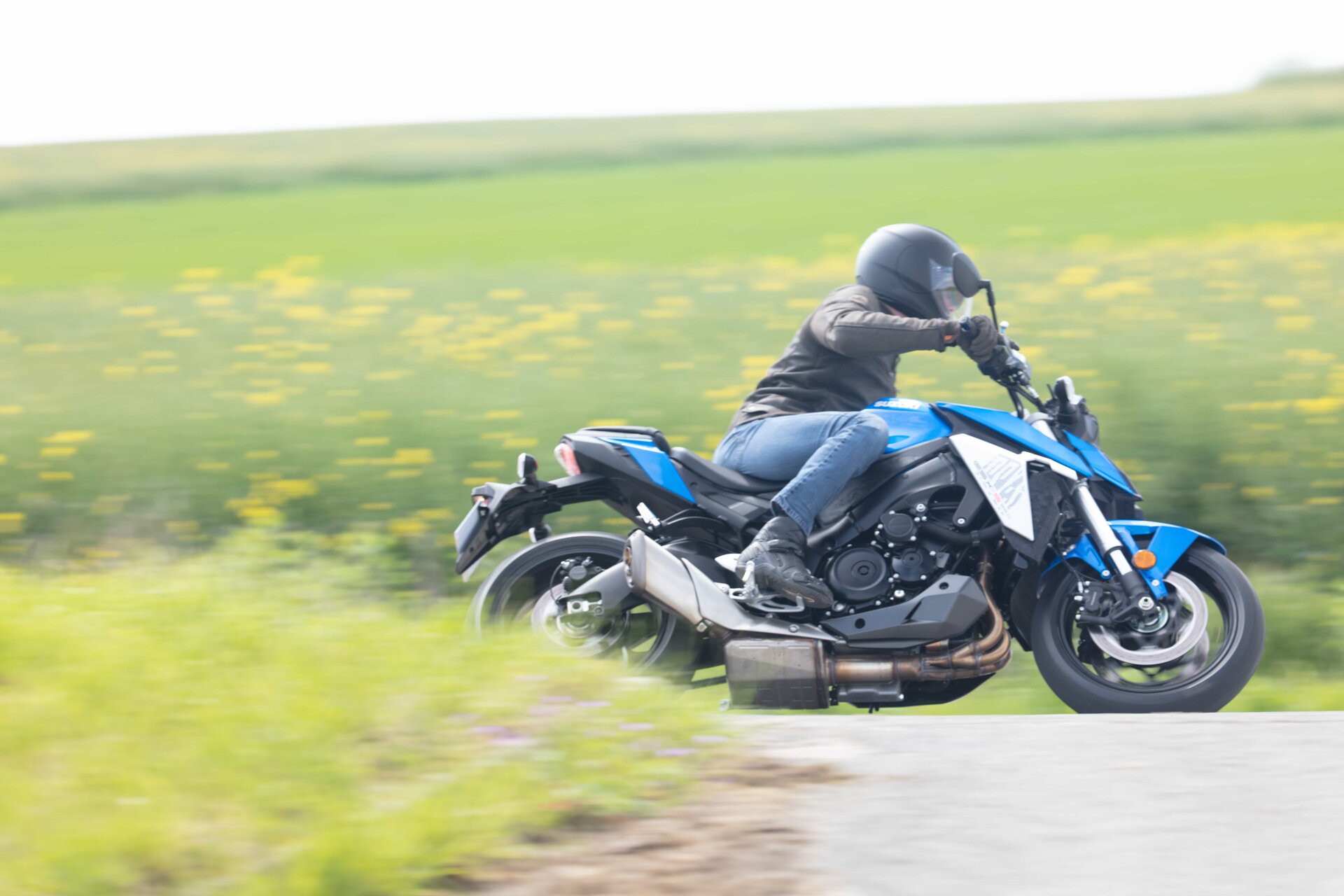 Suzuki svela la nuova GSX-S950, la streetfighter per i neopatentati