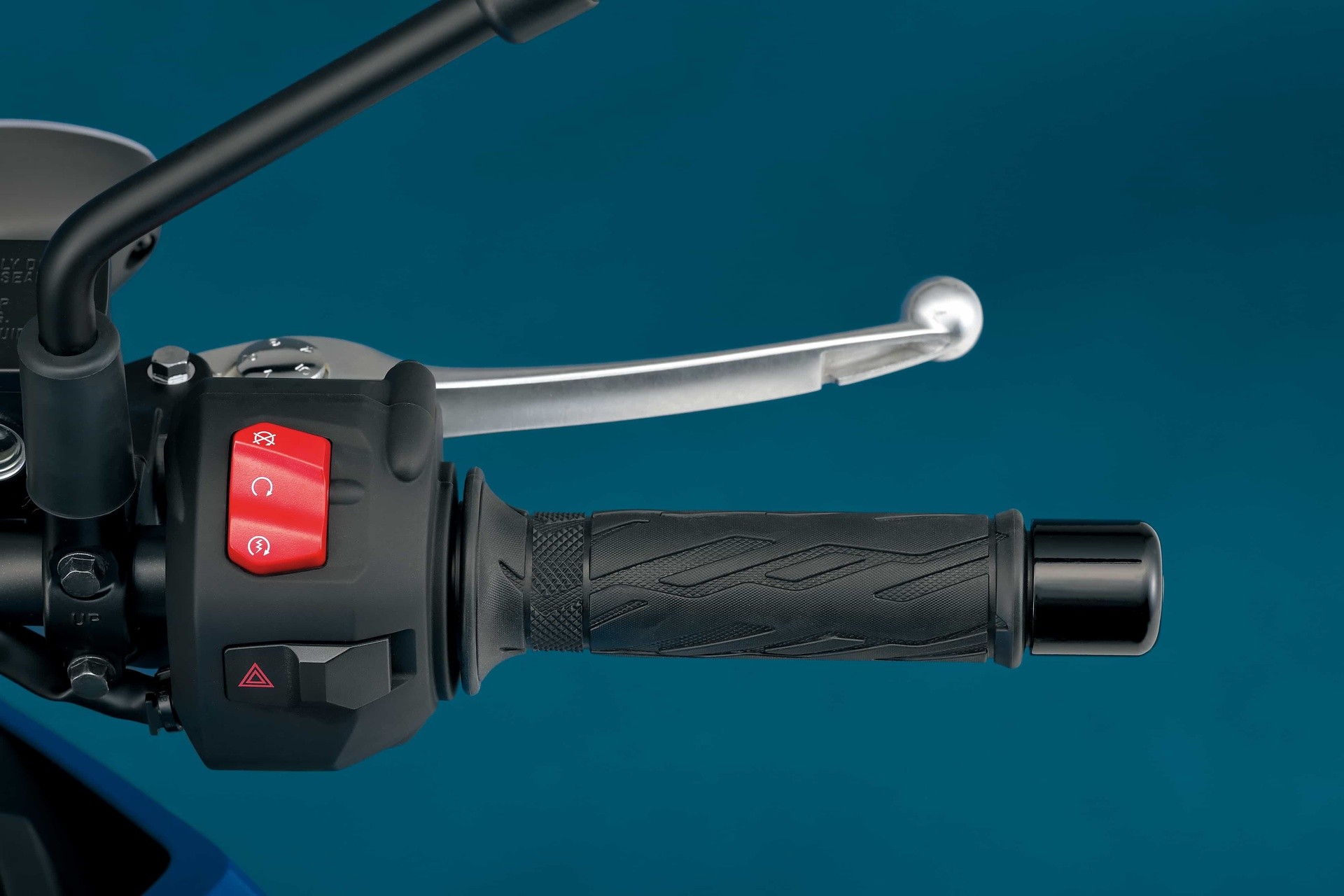 Suzuki svela la nuova GSX-S950, la streetfighter per i neopatentati