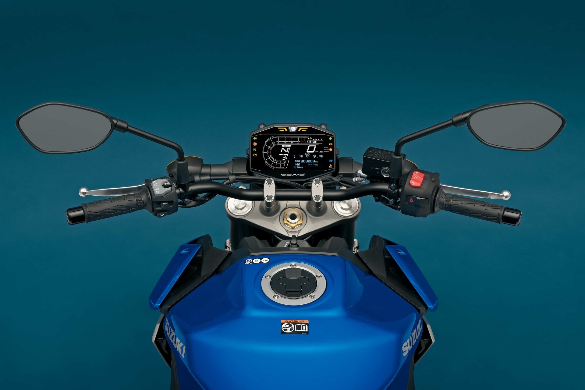 Suzuki svela la nuova GSX-S950, la streetfighter per i neopatentati