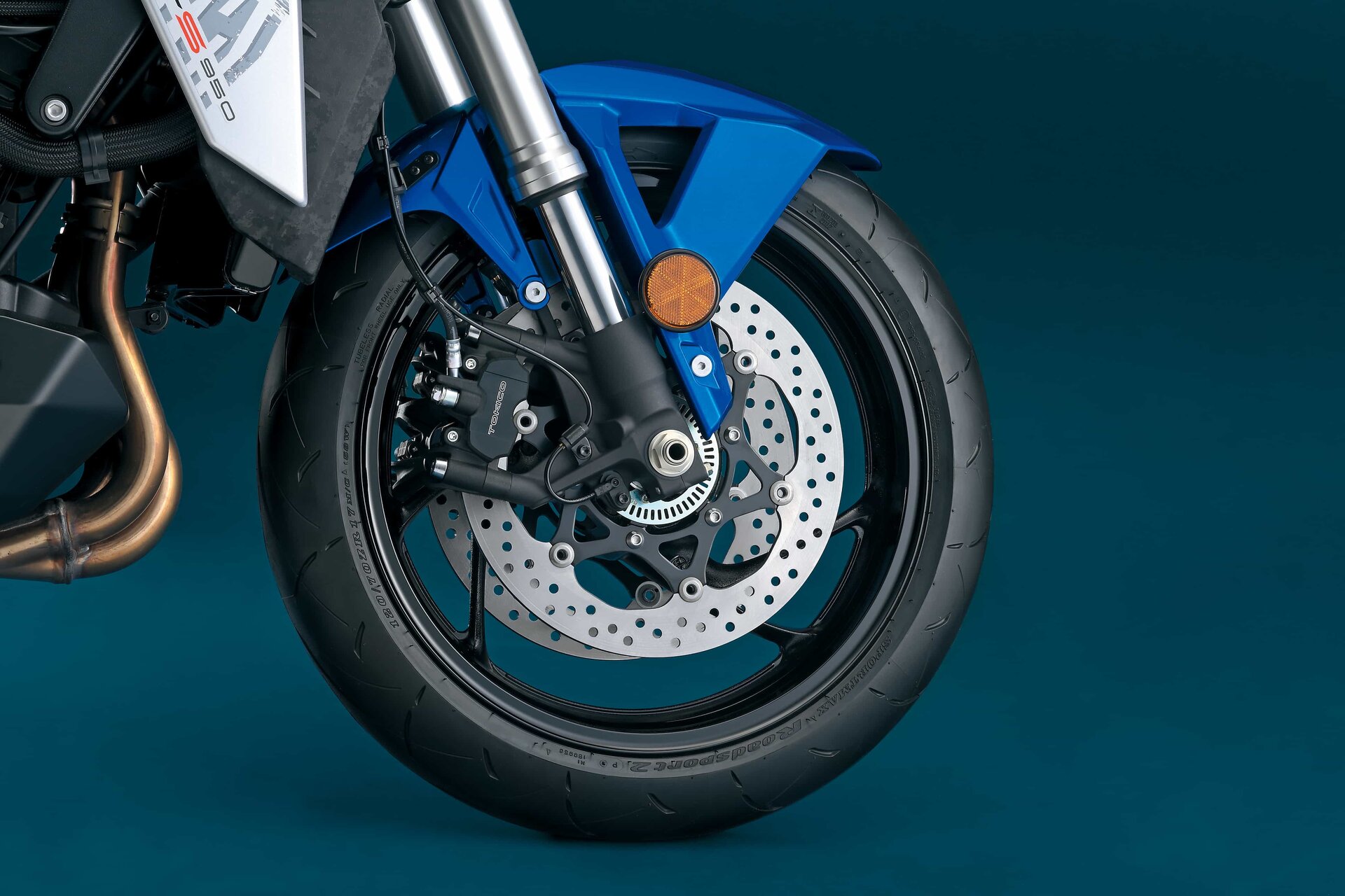 Suzuki svela la nuova GSX-S950, la streetfighter per i neopatentati