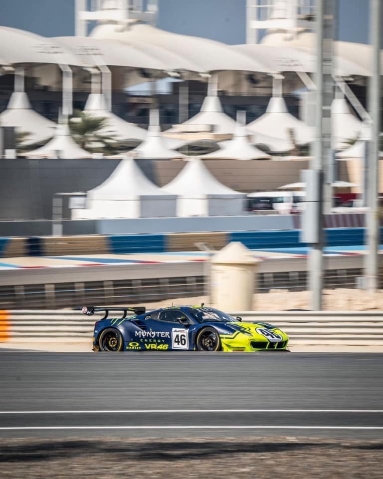 Valentino Rossi avrebbe deciso: dal 2022 passerà dalle moto alle auto