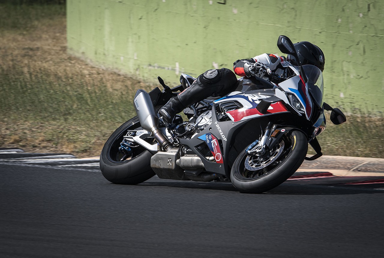 BMW M 1000 RR, le foto della prova