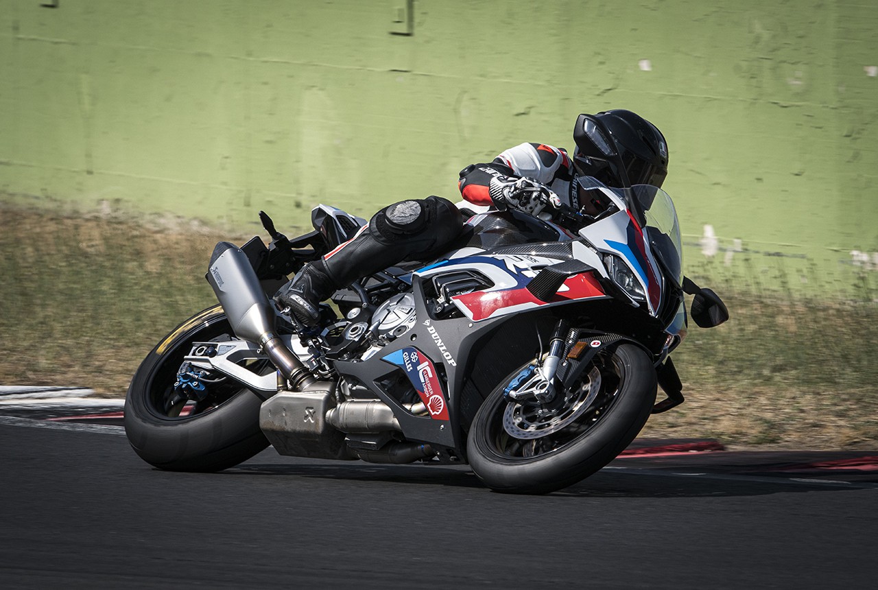 BMW M 1000 RR, le foto della prova