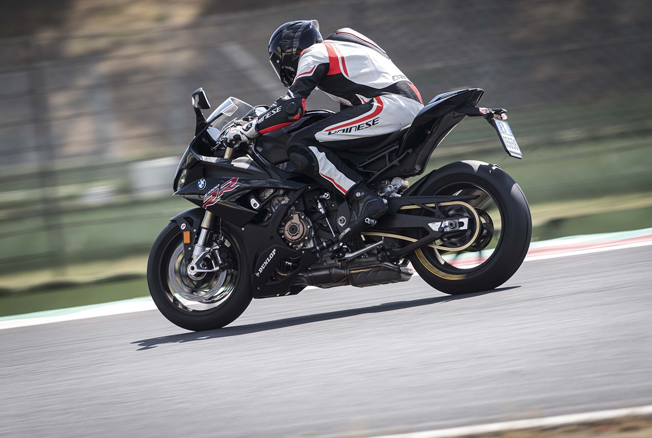 BMW M 1000 RR, le foto della prova