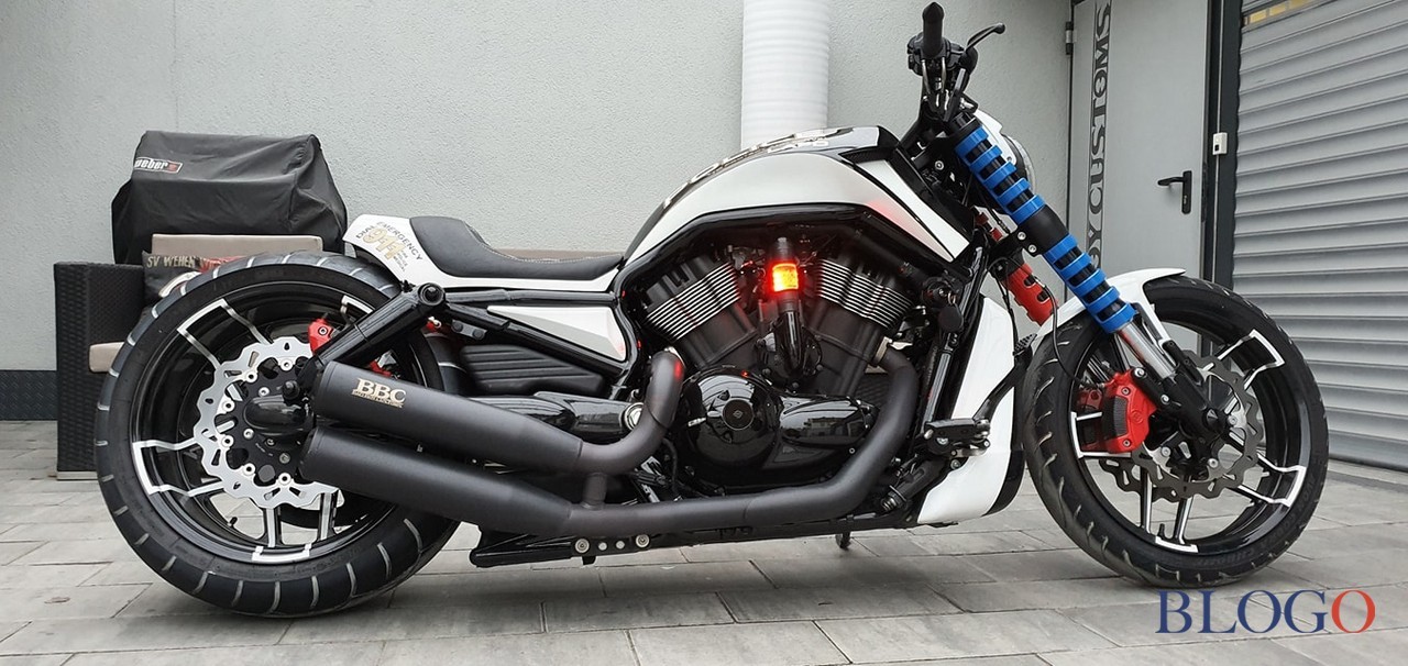 Harley-Davidson V-Rod "300 Razor" | Bad Boy Customs