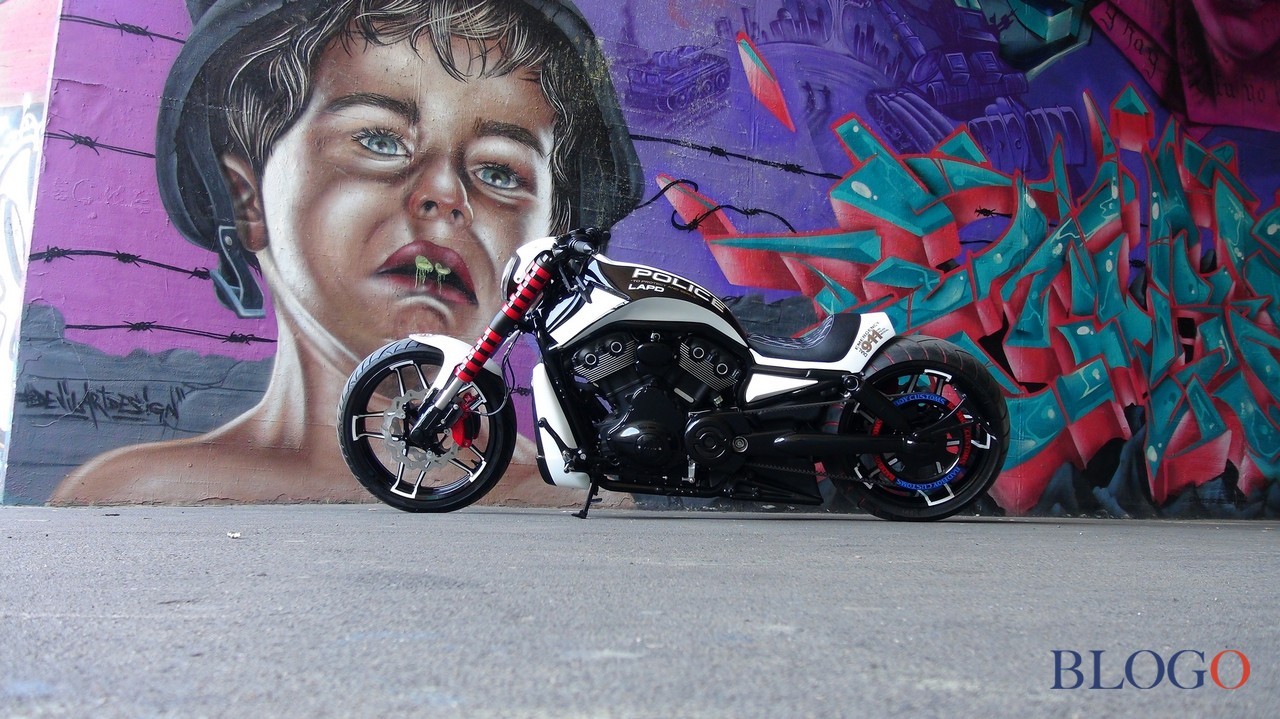 Harley-Davidson V-Rod "300 Razor" | Bad Boy Customs