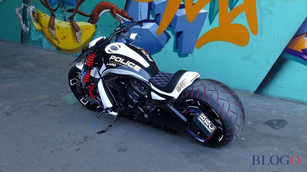 Harley-Davidson V-Rod "300 Razor" | Bad Boy Customs