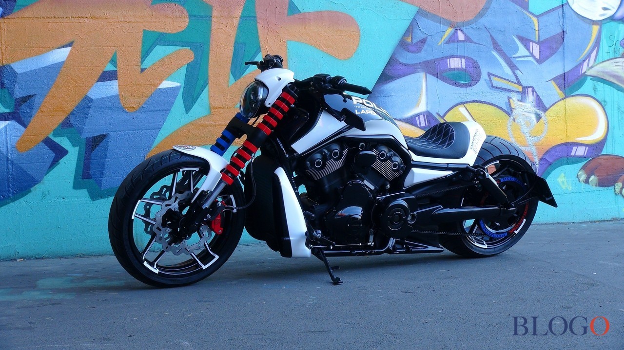 Harley-Davidson V-Rod "300 Razor" | Bad Boy Customs