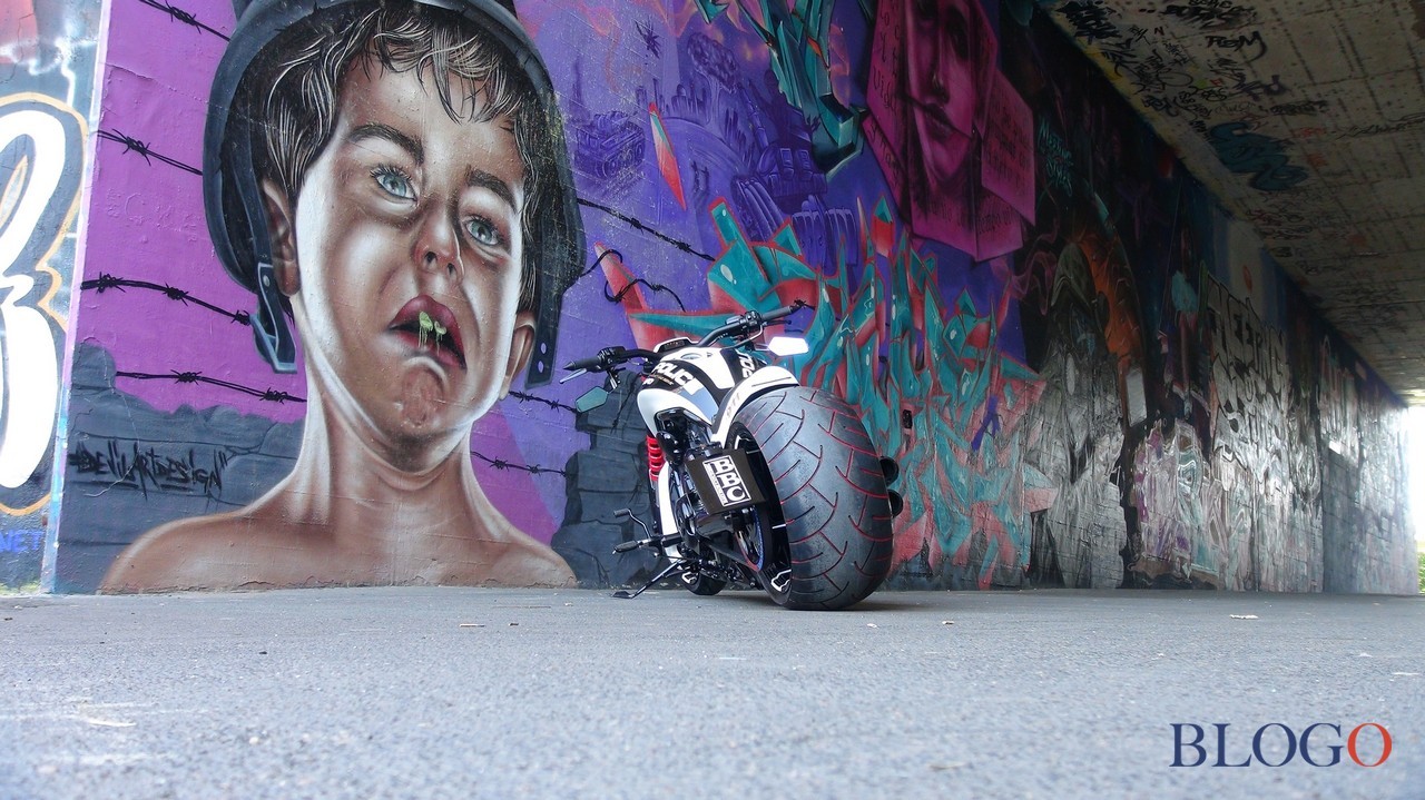 Harley-Davidson V-Rod "300 Razor" | Bad Boy Customs