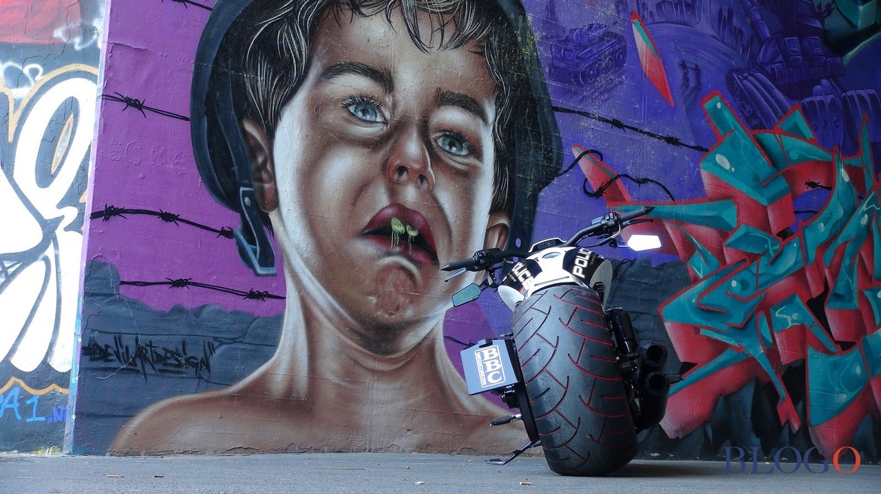 Harley-Davidson V-Rod "300 Razor" | Bad Boy Customs