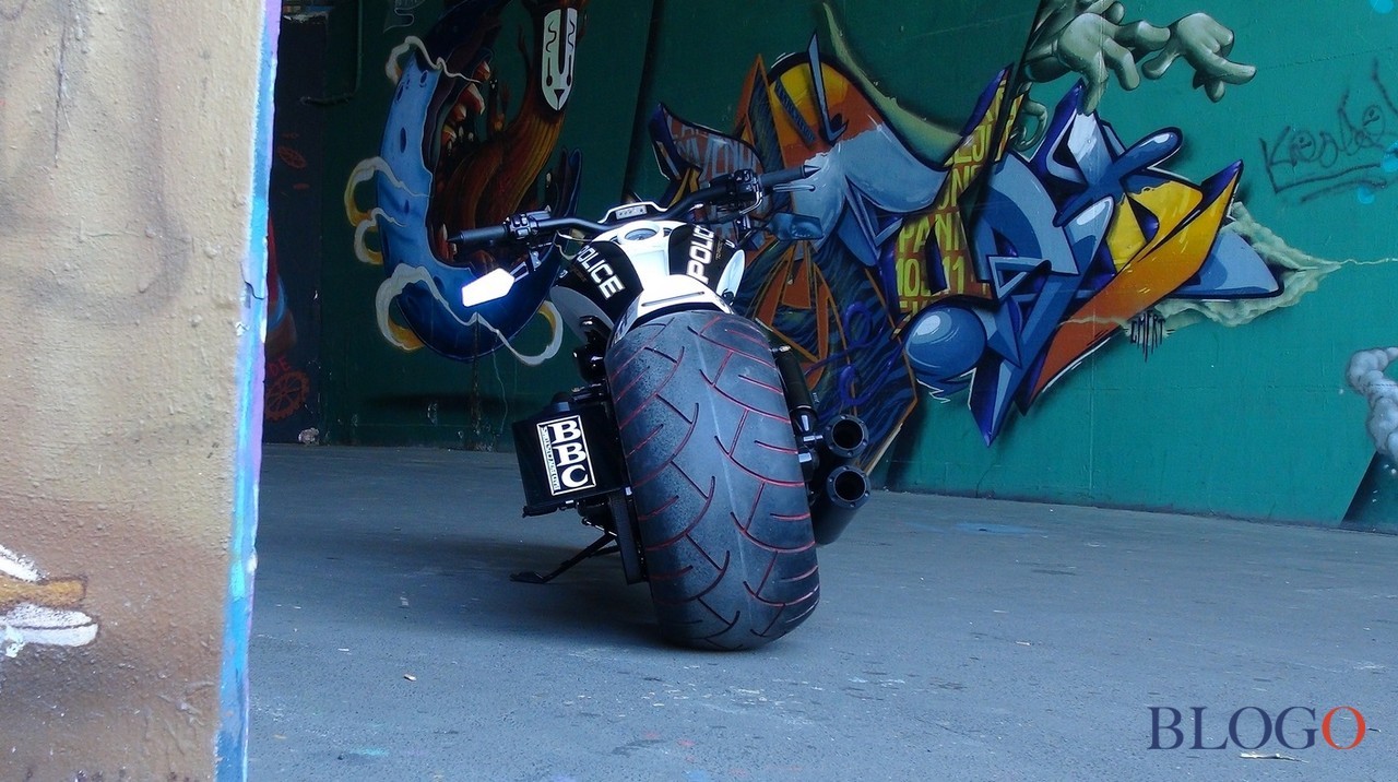 Harley-Davidson V-Rod "300 Razor" | Bad Boy Customs