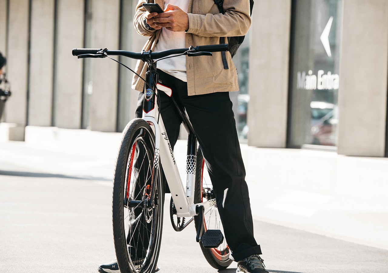 MV Agusta AMO, la nuova gamma di e-bike