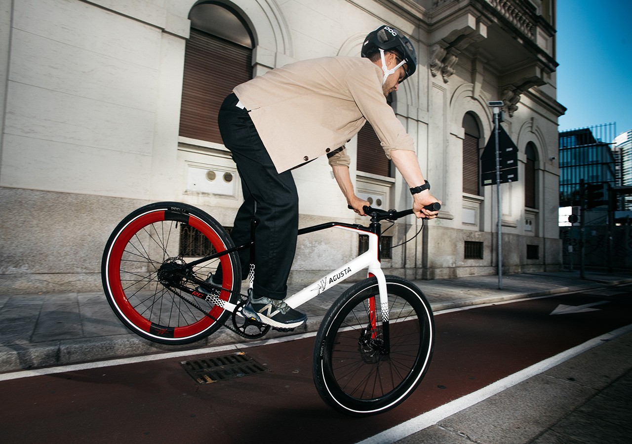 MV Agusta AMO, la nuova gamma di e-bike