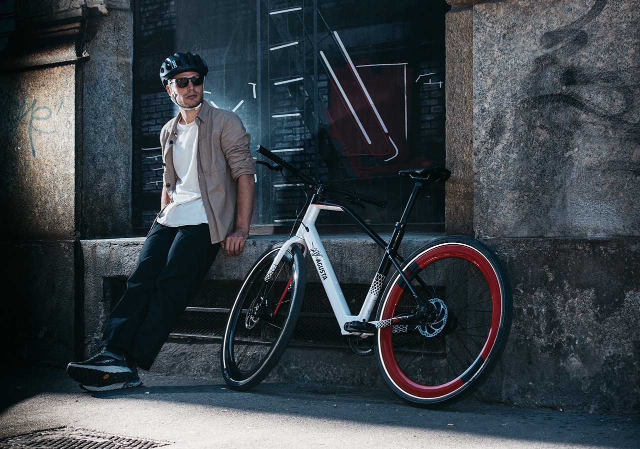 MV Agusta AMO, la nuova gamma di e-bike